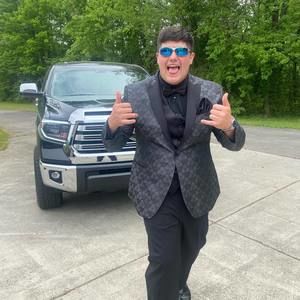 Meet your Posher, Brady